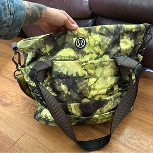 Lululemon Triumphant Tote